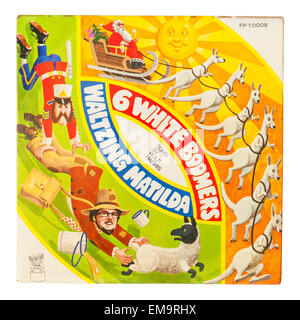 Eine Childrens Vinyl-Platte namens Waltzing Matilda gesungen von Rolf Harris auf einem weißen Hintergrund Stockfoto