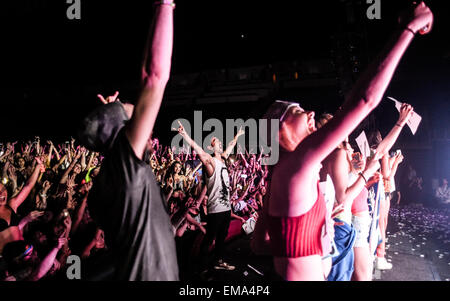 State College, Pennsylvania, USA. 10. April 2015. DJ STEVE AOKI während einer live Performance im Bryce Jordan Center an der Penn State University. © Akash Ghai/ZUMA Wire/ZUMAPRESS.com/Alamy Live-Nachrichten Stockfoto