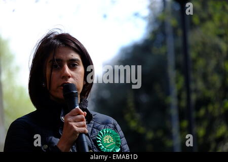 London, UK. 18. April 2015. Im Einklang mit der historischen Verbindung, die Kennington Park mit freien Demokratie fanden 2015 bedrängt außen St Marks-Kirche statt. Gulnar Hasnain Green Party Credit: Rachel Megawhat/Alamy Live-Nachrichten Stockfoto