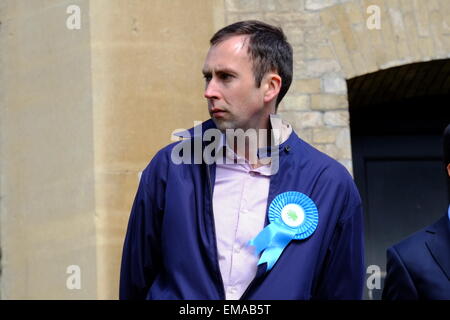 London, UK. 18. April 2015. Im Einklang mit der historischen Verbindung, die Kennington Park mit freien Demokratie fanden 2015 bedrängt außen St Marks-Kirche statt. James Bellis Conservative Party Credit: Rachel Megawhat/Alamy Live-Nachrichten Stockfoto