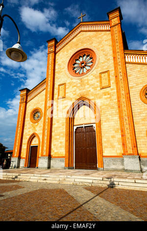 Kirche in der Villa Cortese geschlossen gemauerten Turm Bürgersteig Italien Lombardei alt Stockfoto