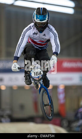 Manchester, UK. 18. April 2015. UCI BMX Supercross Worldcup. Tag eins. Quillan Isidor (GBR) während die Elite Männer Übungsbeispiel. Bildnachweis: Aktion Plus Sport/Alamy Live-Nachrichten Stockfoto