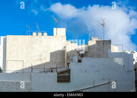 Details der Architektur in Arrecife mit gewaschenen Weißwandringe Stockfoto