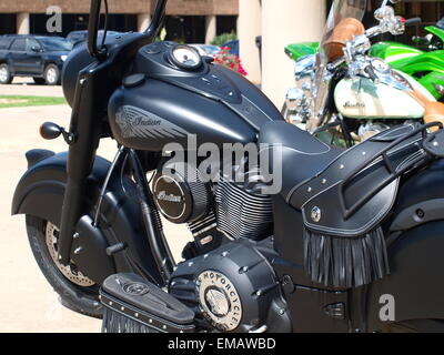 Drei indische Motorräder. # 37 vom Produktionsband ist. Das andere ist ein neues Modell 2016 und die dritte ist noch ein Inder. Copyright Dallaspaparazzo/Alamy Live-Nachrichten. Stockfoto