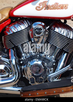 Drei indische Motorräder. # 37 vom Produktionsband ist. Das andere ist ein neues Modell 2016 und die dritte ist noch ein Inder. Copyright Dallaspaparazzo/Alamy Live-Nachrichten. Stockfoto