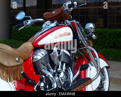 Drei indische Motorräder. # 37 vom Produktionsband ist. Das andere ist ein neues Modell 2016 und die dritte ist noch ein Inder. Copyright Dallaspaparazzo/Alamy Live-Nachrichten. Stockfoto