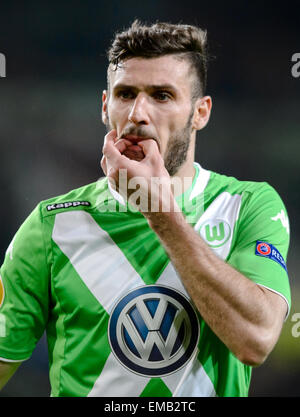 Wolfsburg, Deutschland. 16. April 2015. Wolfsburgs Daniel Caligiuri reagiert während der UEFA Europa League Viertel Finale VfL Wolfsburg Vs SSC Napoli in Wolfsburg, Deutschland, 16. April 2015. Foto: Thomas Eisenhuth/Dpa - NO-Draht-SERVICE-/ Dpa/Alamy Live News Stockfoto