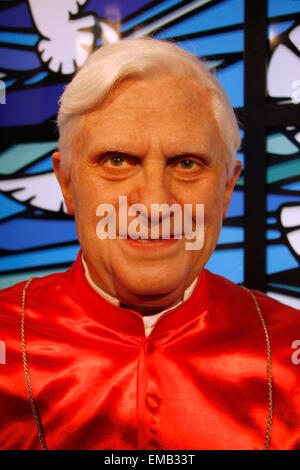 Papst Benedikt XVI. auch bekannt als Joseph Alois Ratzinger - Wachsfigur Bei Madame Tussauds, 10. Juli 2008, Unter Den Linden, Berlin-Mitte. Stockfoto