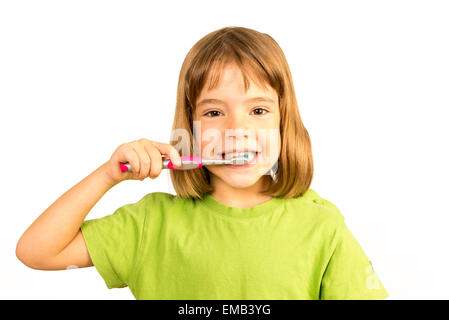 Porträt eines Mädchens seine Zähne putzen Stockfoto