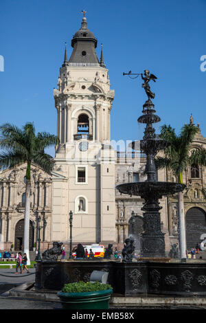 Lima, Peru.  Plaza de Armas Brunnen, aus dem Jahre 1651. Stockfoto