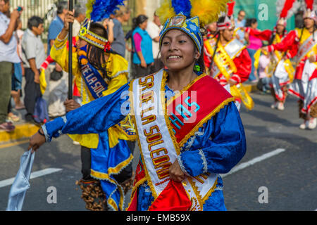 Lima, Peru.  Andine Kultur Parade, Plaza de Armas. Stockfoto