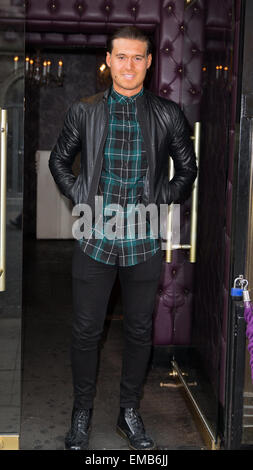 "Nur Weg ist Essex" Besetzung kommen zum Film in der Freedom Bar Wardour Street mit: Charlie Sims wo: London, Vereinigtes Königreich bei: 15. Oktober 2014 Stockfoto