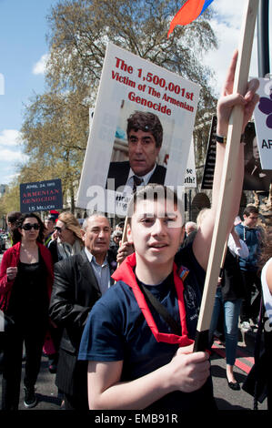 Centenary Commemorative März in London Kennzeichnung bestehen und Fragen der Anerkennung von the1915 Völkermord an den Armeniern durch die Türken Stockfoto