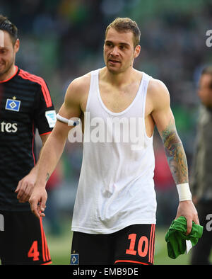 Bremen, Deutschland. 19. April 2015. Hamburgs Pierre-Michel Lasogga verlässt das Feld, nachdem die deutsche Bundesliga Fußballspiel zwischen Werder Bremen und dem Hamburger SV in Bremen, Deutschland, 19. April 2015. Foto: CARMEN JASPERSEN/Dpa (EMBARGO Bedingungen - Achtung - aufgrund der Akkreditierungsrichtlinien der DFL nur erlaubt die Veröffentlichung und Nutzung von bis zu 15 Bilder pro im Internet und in Online-Medien während des Spiels Match) / Dpa/Alamy Live News Stockfoto