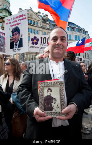 Centenary Commemorative März in London Kennzeichnung bestehen und Fragen der Anerkennung von the1915 Völkermord an den Armeniern durch die Türken Stockfoto