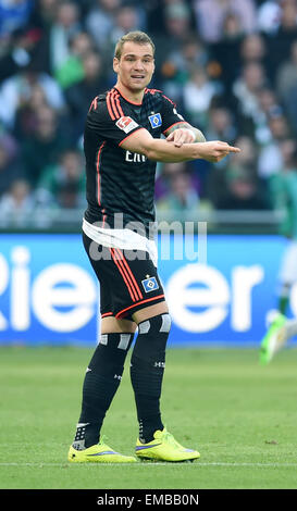 Bremen, Deutschland. 19. April 2015. Hamburgs Pierre-Michel Lasogga Gesten während der deutschen Fußball-Bundesliga-Fußball-match zwischen Werder Bremen und Hamburger SV in Bremen, Deutschland, 19. April 2015. Foto: CARMEN JASPERSEN/Dpa (EMBARGO Bedingungen - Achtung - aufgrund der Akkreditierungsrichtlinien der DFL nur erlaubt die Veröffentlichung und Nutzung von bis zu 15 Bilder pro im Internet und in Online-Medien während des Spiels Match) / Dpa/Alamy Live News Stockfoto