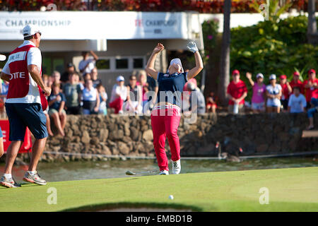 18. April 2015 - chips Sei Young Kim in für Par am 18. Loch während der Endrunde der Lotte-Meisterschaft präsentiert von Hershey im Ko Olina Golf Club in Kapolei, HI ein Entscheidungsspiel erzwingen Stockfoto