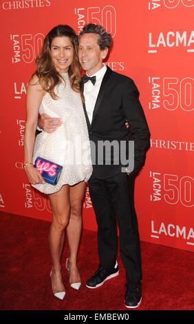 Los Angeles, CA, USA. 18. April 2015. Veronica Smiley, Brian Grazer im Ankunftsbereich für LACMA 50. Jubiläums-Gala, LACMA (Los Angeles County Museum of Art), Los Angeles, CA 18. April 2015. © Elisabeth Goodenough/Everett Collection/Alamy Live-Nachrichten Stockfoto