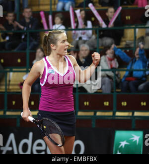 Kiew, UKRAINE - 21. April 2013: Elina Svitolina der Ukraine reagiert bei BNP Paribas FedCup-Spiel gegen Sharon Fichman Kanadas am 21. April 2013 in Kiew, Ukraine Stockfoto