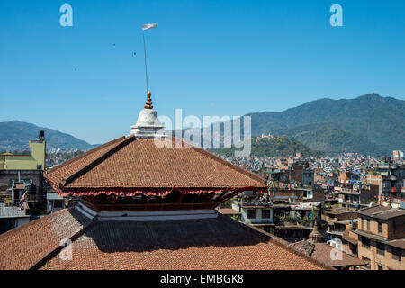 Blick auf Kathmandu Stadtbild von einem Dach am Durbar Square Stockfoto