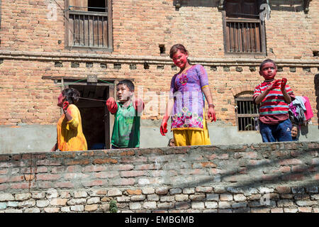 Eine Familie feiern Holi-fest in Kathmandu Stockfoto