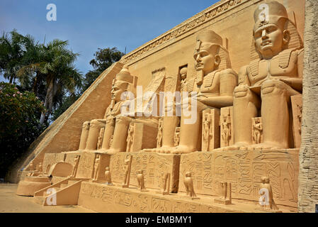 Miniaturwelt. Abu Simbel. Maßstabsgetreue Modelle weltberühmter Veranstaltungsorte in der Siam Mini World Pattaya Thailand. S. E. Asien. Stockfoto