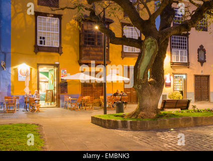 Street Bar in der Nacht in San Cristobal De La Laguna, Teneriffa, Kanarische Inseln, Spanien Stockfoto