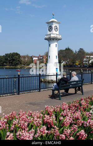 Scott Memorial Lighthouse, Roath Park See, Cardiff, Südwales, UK. Stockfoto