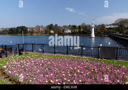 Scott Memorial Lighthouse, Roath Park See, Cardiff, Südwales, UK. Stockfoto