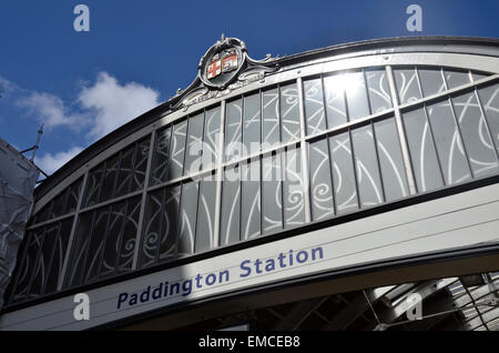 Die Fassade der Praed Street Eingang zum Bahnhof Paddington in London Stockfoto