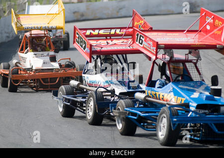 F2 Formel 2 Stock Car-Autos Rennen Rennen Rennen Ovalbahn Flügel Flügel Abtrieb offenen Rädern Asphalt kurze Motorsport Sport u Stockfoto