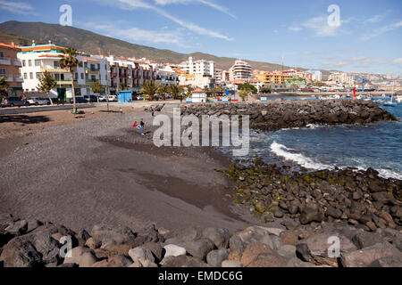 der schwarze Sandstrand in Candelaria, Teneriffa, Kanarische Inseln, Spanien, Europa Stockfoto