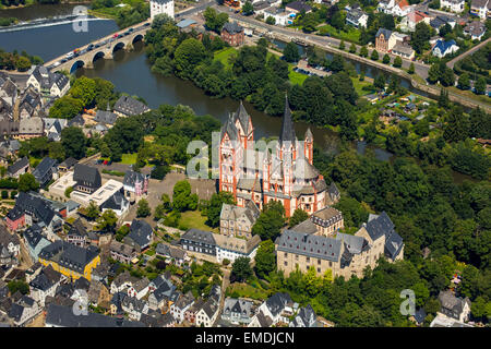 Blick über die Altstadt von Limburg mit seiner Kathedrale und die Burg Limburg ein der Lahn, Hessen, Deutschland Stockfoto