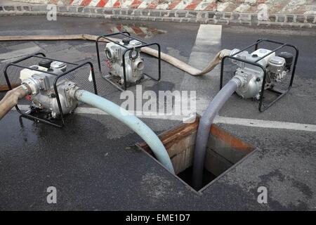 Wasser Pumpen Stockfoto