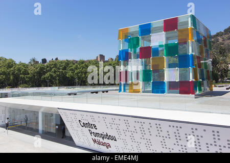 Die Pompidou Zentrum für Kunst, Muelle Uno, Hafen von Málaga, Costa Del Sol, Spanien. Der "Cube", geöffnet 28. März 2015. Stockfoto