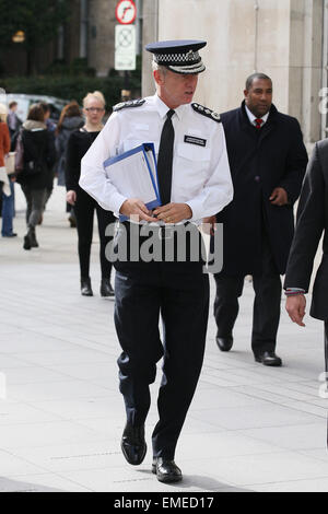 Promis bei den BBC-Studios - Sir Bernard Hogan-Howe mit: Sir Bernard Hogan-Howe wo: London, Vereinigtes Königreich bei: 16. Oktober 2014 Stockfoto