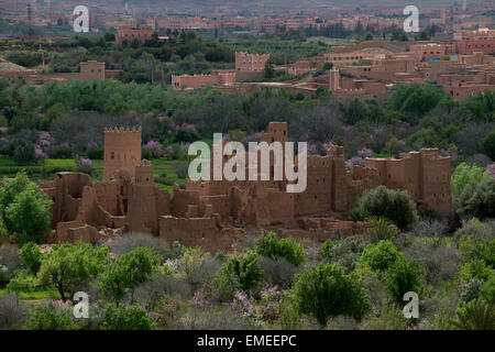 Alten Kasbah, gepackte Erde in Kelaa M'Gouna Dades Fluss gemacht.  Hoher Atlas, Marokko. Stockfoto