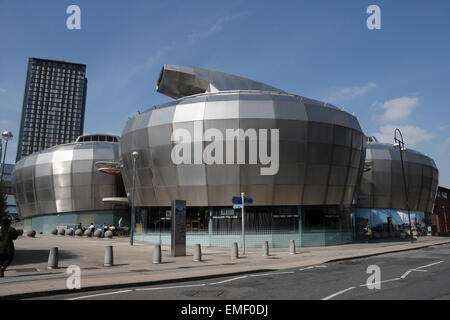 Die Hubs Sheffield Hallam Universität England. Studentengewerkschaftsgebäude. Moderne Metallarchitektur Stockfoto