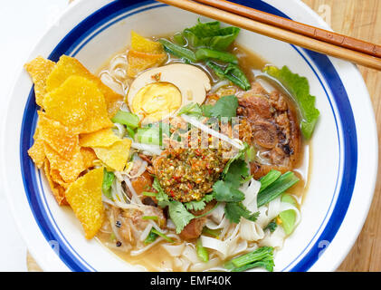 Lecker gourmet echte Thai boot Nudeln, mit Schweinefleisch, Eier- und Chili. Stockfoto