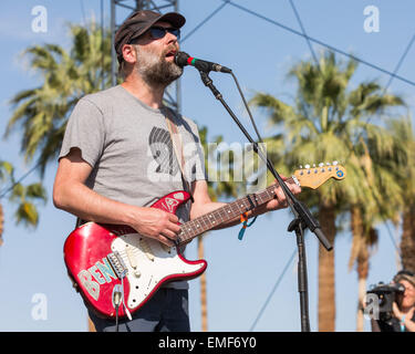 Indio, Kalifornien, USA. 19. April 2015. der Built to Spill tritt während der drei Tage des Coachella Music and Arts Festival im Empire Polo Club in Indio, Kalifornien © Daniel DeSlover/ZUMA Draht/Alamy Live News Stockfoto