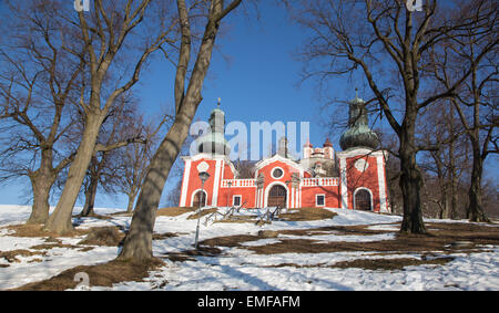 Banska Stiavnica - die Unterkirche der barocken Kalvarienberg, erbaut im Jahre 1744-1751 im Winter. Stockfoto