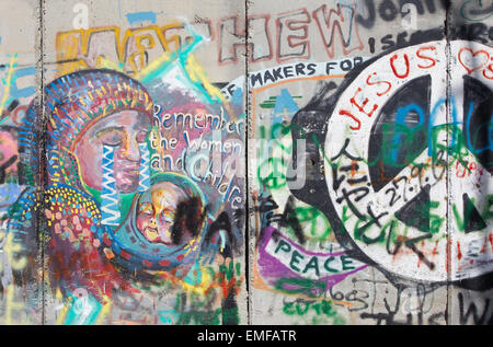 BETHLEHEM, ISRAEL - 6. März 2015: Detail des Graffiti auf der Sperrmauer Stockfoto