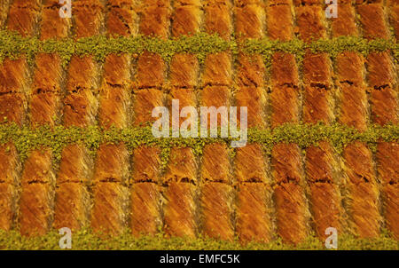 Close-up traditionelle türkische Baklava (süß Süßspeise aus dünnen Teig, Nüssen und Honig) Stockfoto