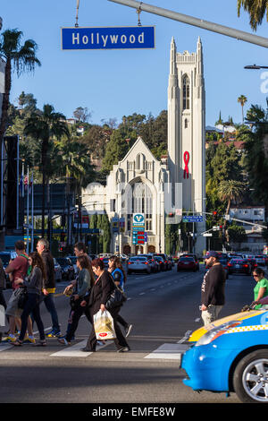 Hollywood Blvd, LA, Kalifornien - Februar 08: Streetview mit dem Verkehr auf dem Hollywood Boulevard, 8. Februar 2015 in Hollywood Blvd, L Stockfoto