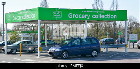 Asda Supermarkt klicken und im Lebensmittelgeschäft Sammlung bay Colchester Essex England Großbritannien sammeln Stockfoto