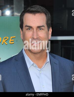 Los Angeles, CA, USA. 20. April 2015. Rob Riggle im Ankunftsbereich für JUST bevor ich gehe, Premiere, Arclight Hollywood, Los Angeles, CA 20. April 2015. Bildnachweis: Dee Cercone/Everett Collection/Alamy Live-Nachrichten Stockfoto