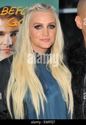 Los Angeles, CA, USA. 20. April 2015. Ashlee Simpson im Ankunftsbereich für JUST bevor ich gehe, Premiere, Arclight Hollywood, Los Angeles, CA 20. April 2015. Bildnachweis: Dee Cercone/Everett Collection/Alamy Live-Nachrichten Stockfoto