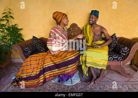 Miriam Hamid und Hanu Mohammed, junges Paar in Sansibar. -Modell veröffentlicht. Stockfoto