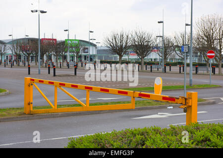 Parkplatz Eingang Barriere Stockfoto