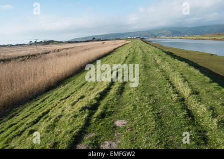 Borth Torfmoor Cors Fochno mit Borth, Ceredigion, Mid Wales. Beliebte Welsh/Englisch BBC TV-Krimiserie Hinterland hier gedreht. Stockfoto